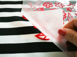 ScanNCut DX - Träger von fertig gepresster Flock-Folie abziehen