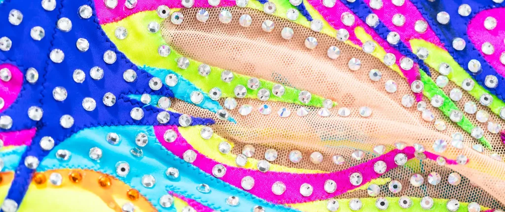 Funkelnde und tolle Highlights, Muster und mehr! Strasssteine sind vielseitiger als man zunähst denkt.