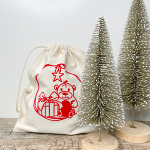 Geschenkbeutel beplottet mit Weihnachtsbär Motiv aus Flockfolie