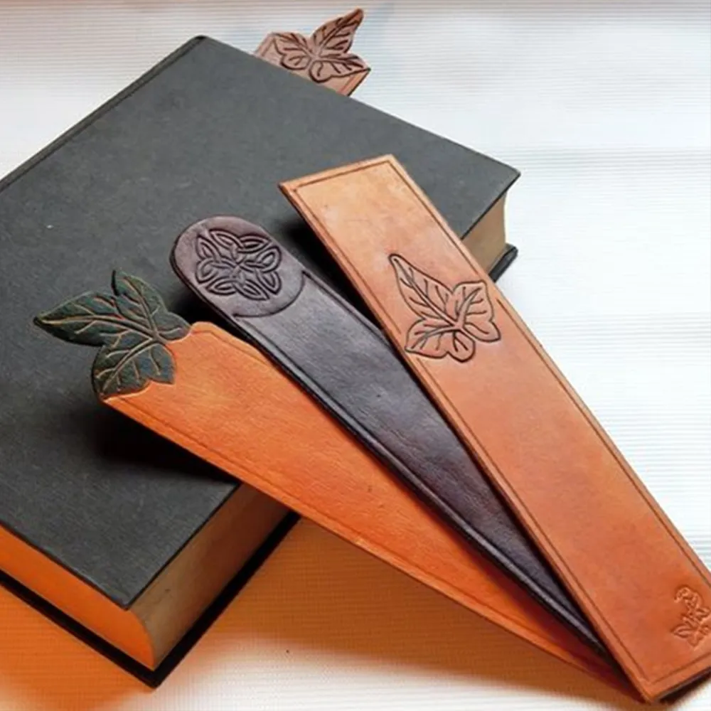 Ledergravuren auf unterschiedlichen Lederteilen