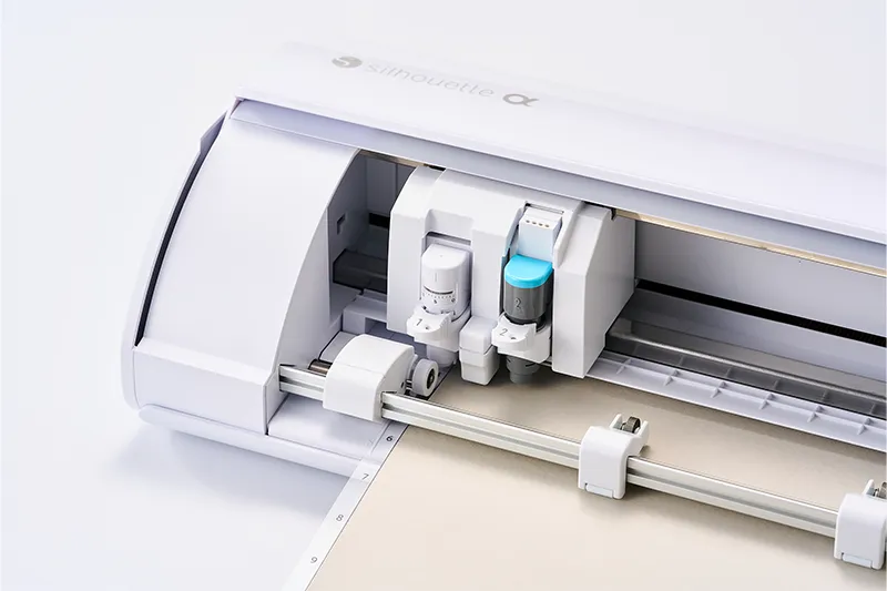 Entdecken Sie die neue SILHOUETTE CAMEO 5α reihe und erfahren Sie was sich alles im Detail verbessert hat zu den Vorgängern.