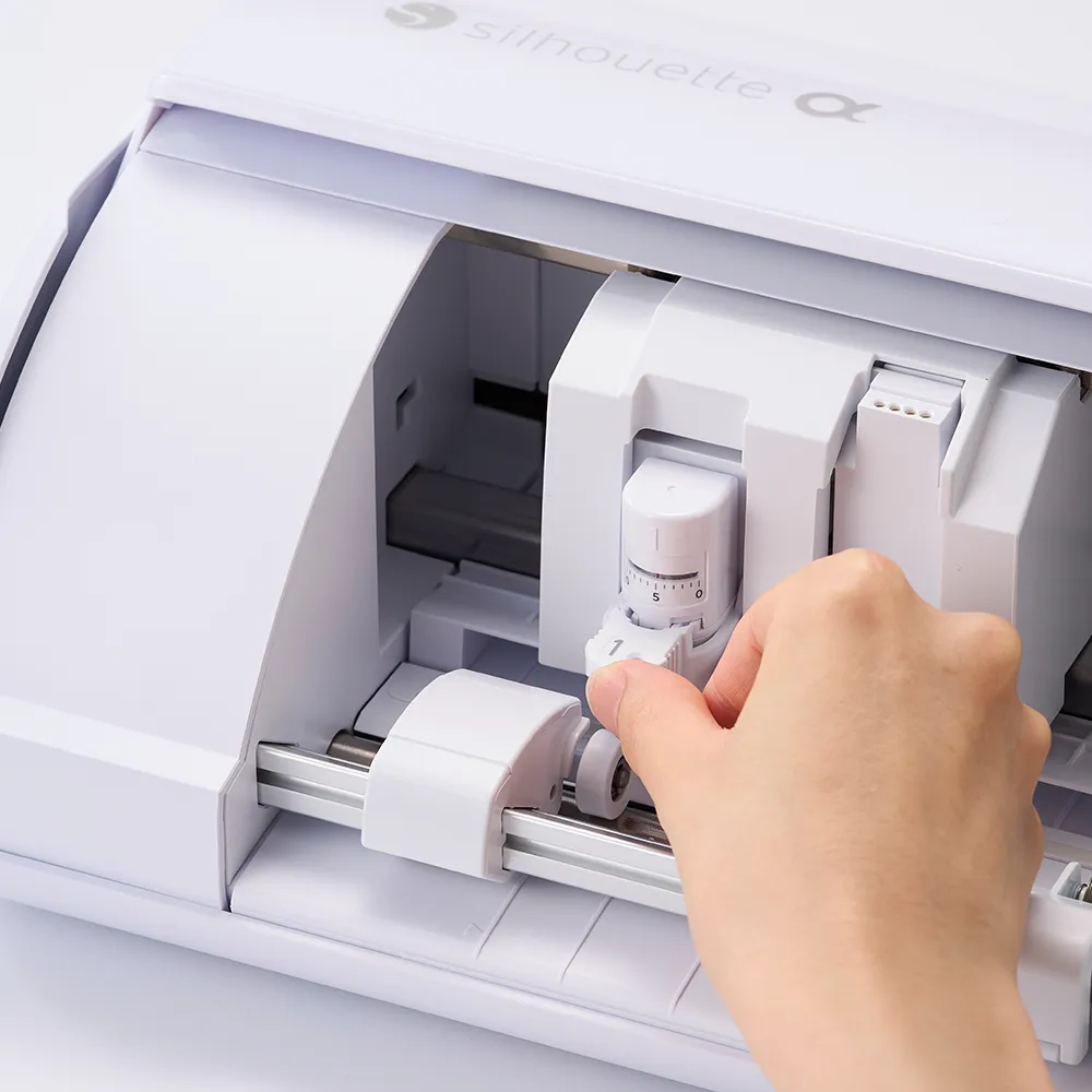 Dank der beiden Werkzeugköpfe können Sie zwei unterschiedliche Aktionen in einem Auftrag durchführen.