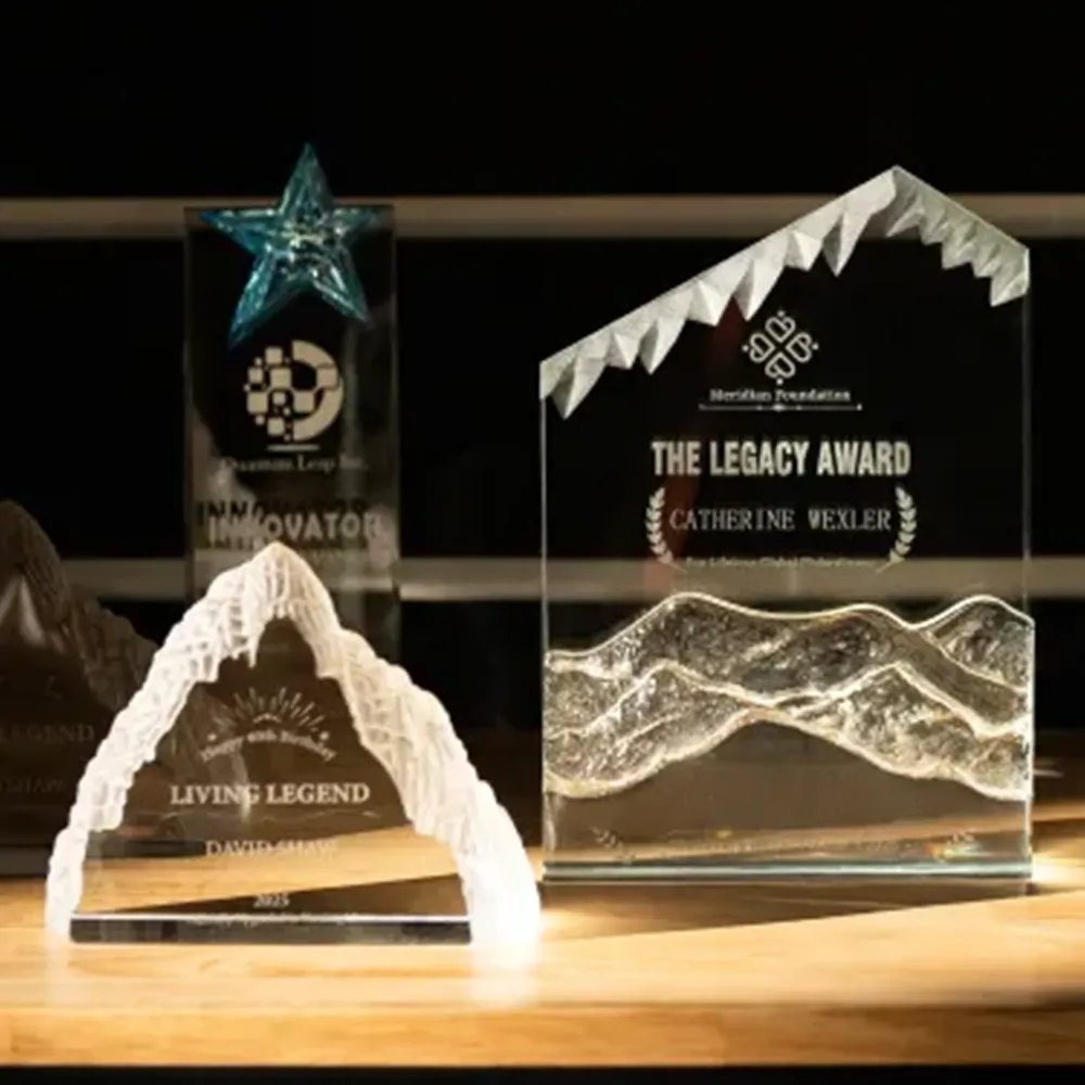 Mit dem UV Laser von xTool können Sie Glas einfach und unbehandelt lasern.