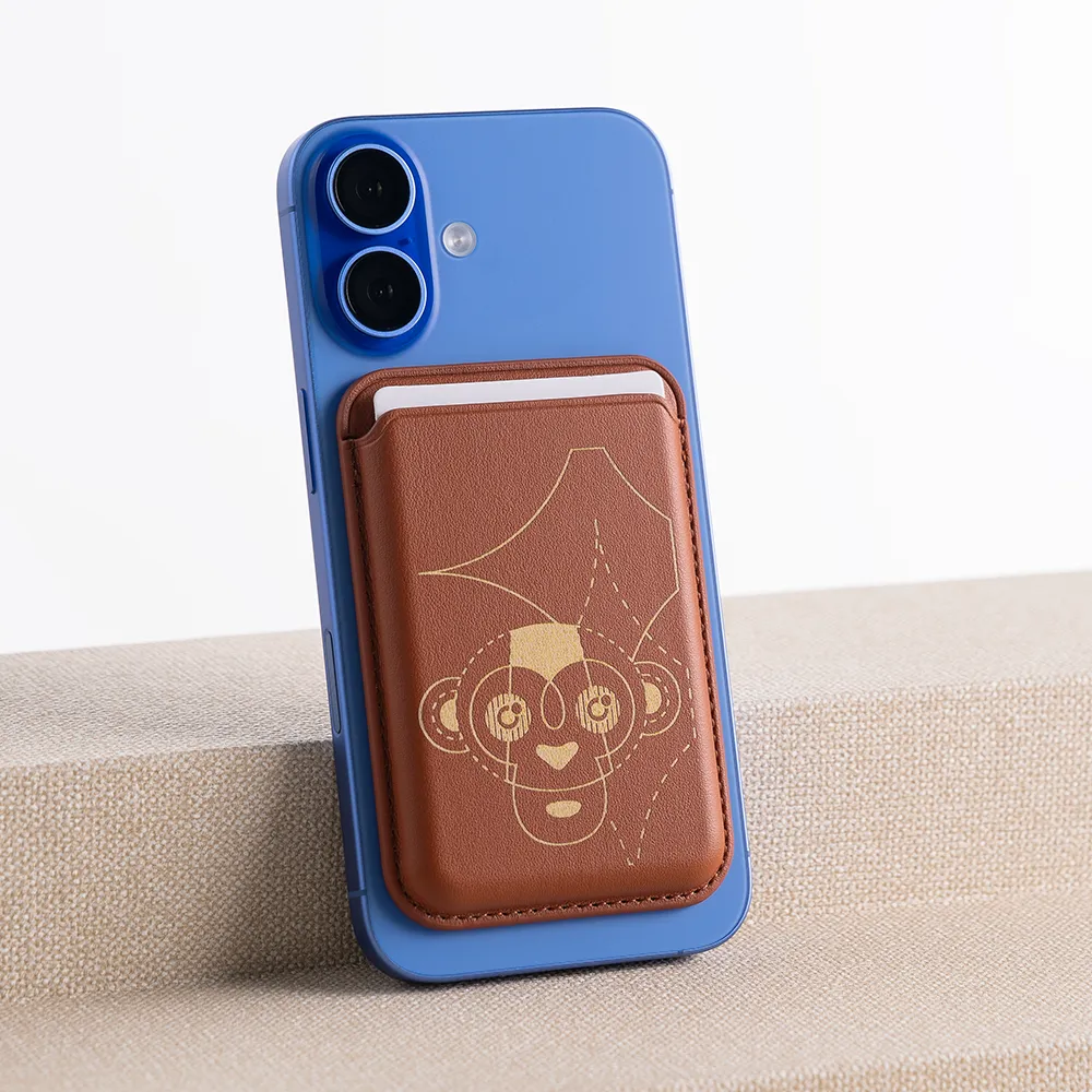 Mit dem xTool F2 können Sie Smartphone Cases ganz einfach gravieren.