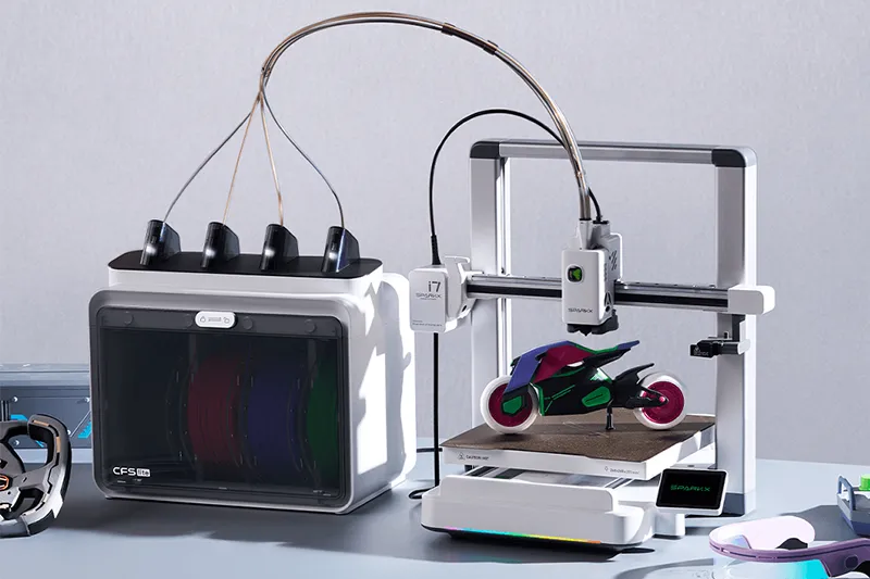 Der SPARKX i7 lässt sich mühelos mit einem Creality CFS verbinden und ermöglicht so den vollautomatischen Wechsel von Filamenten und Farben während des Druckvorgangs.