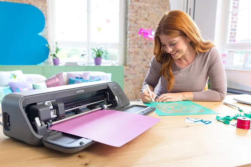 Mit einem Plotter sparen Sie viel Zeit. Lassen Sie sich unterstützen und nehmen Sie sich mehr Zeit die für kreativen Aufgaben.
