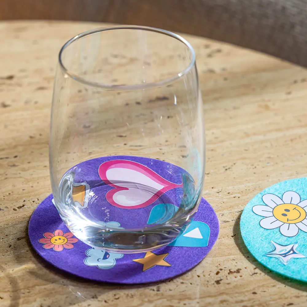 Mit eigenen Aufklebern sind viele verschiedene Oberflächen ganz einfach personalisiert.