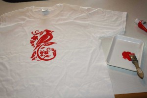 Individuelles t-Shirt selbst gemacht mit einer Schablone vom Hobbyplotter