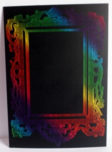 Kratzfolie mit dem Gravurwerkzeug in der Silhouette CAMEO bearbeitet